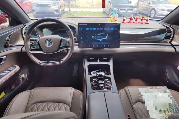 Used BYD Han 2020 DM Four-Wheel Drive Performance Edition Prestige Model Center Console