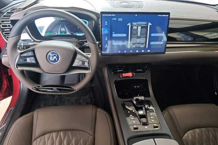 Used BYD Han 2020 EV Four-Wheel Drive High-Performance Flagship Model Center Console