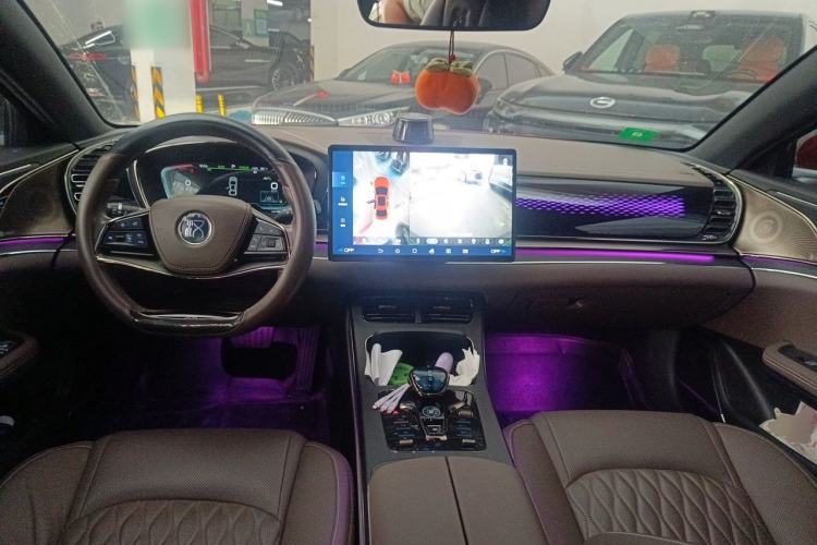 Used BYD Han 2020 EV Long-Range Deluxe Model Center Console