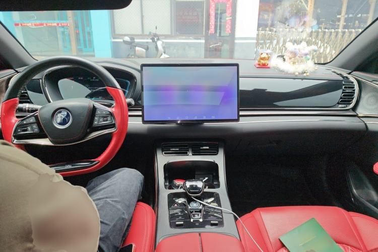 Used BYD Han 2020 EV Four-Wheel Drive High-Performance Flagship Model Center Console