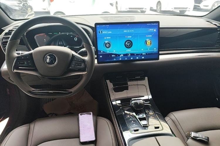 Used BYD Han 2020 DM Four-Wheel Drive Performance Edition Luxury Model Center Console