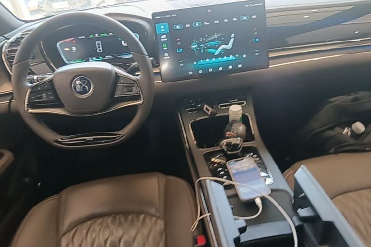 Used BYD Han 2020 EV Long-Range Deluxe Model Center Console