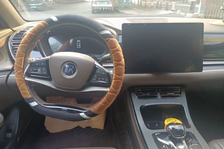 Used BYD Han 2020 EV Long-Range Deluxe Model Center Console