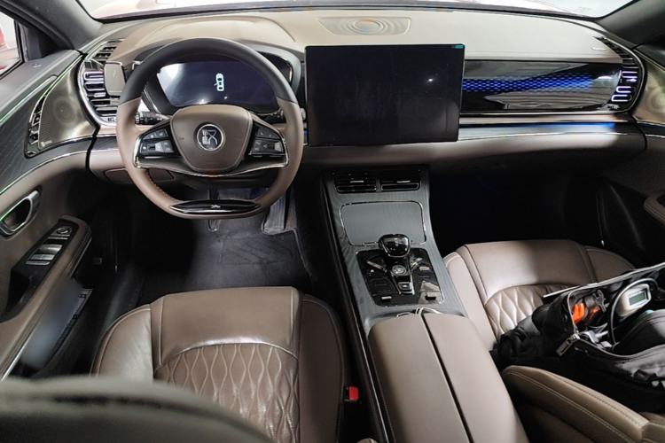 Used BYD Han 2020 EV Four-Wheel Drive High-Performance Flagship Model Center Console