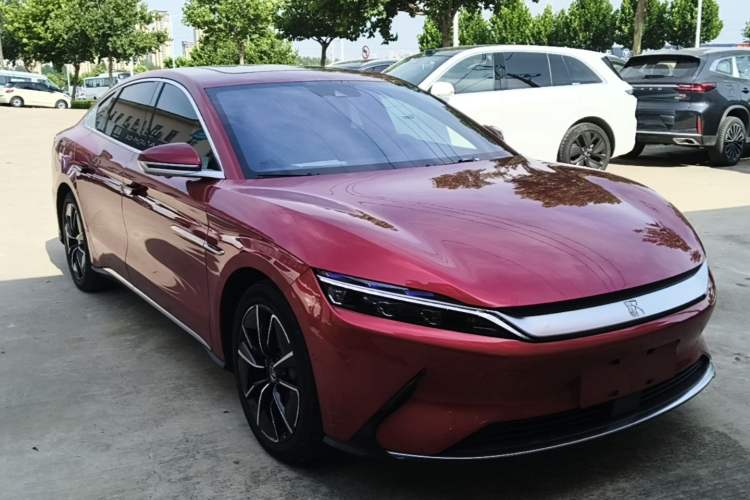 Used BYD Han 2020 EV Four-Wheel Drive High-Performance Flagship Model Front Right 45 Deg
