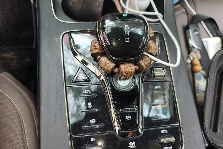 Used BYD Han 2020 DM Four-Wheel Drive Performance Edition Prestige Model Gear Lever