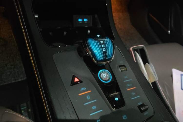 Used BYD Han 2020 DM Four-Wheel Drive Performance Edition Prestige Model Gear Lever