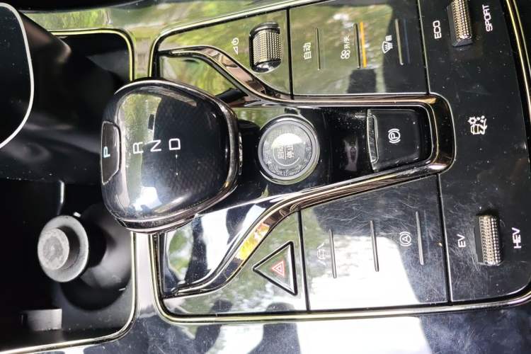 Used BYD Han 2020 DM Four-Wheel Drive Performance Edition Luxury Model Gear Lever