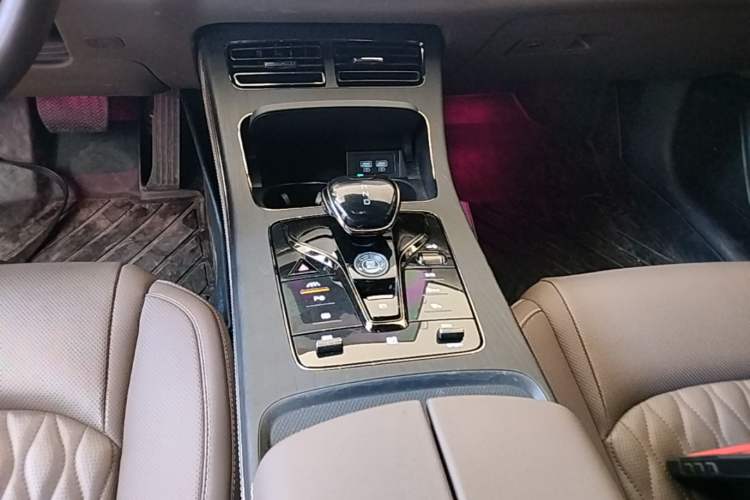 Used BYD Han 2020 EV Four-Wheel Drive High-Performance Flagship Model Gear Lever