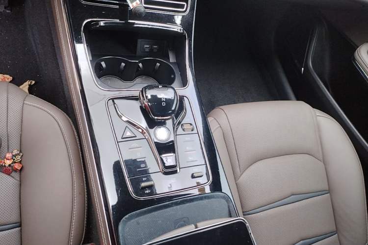 Used BYD Han 2020 DM Four-Wheel Drive Performance Edition Luxury Model Gear Lever