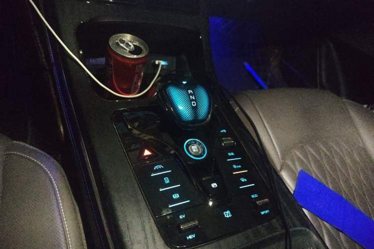 Used BYD Han 2020 DM Four-Wheel Drive Performance Edition Prestige Model Gear Lever