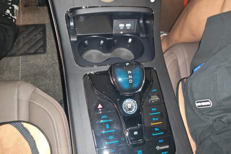 Used BYD Han 2020 DM Four-Wheel Drive Performance Edition Prestige Model Gear Lever