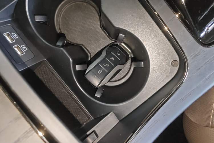 Used BYD Han 2020 DM Four-Wheel Drive Performance Edition Prestige Model Interior 1