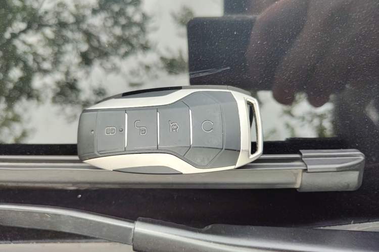Used BYD Han 2020 DM Four-Wheel Drive Performance Edition Prestige Model Interior 1