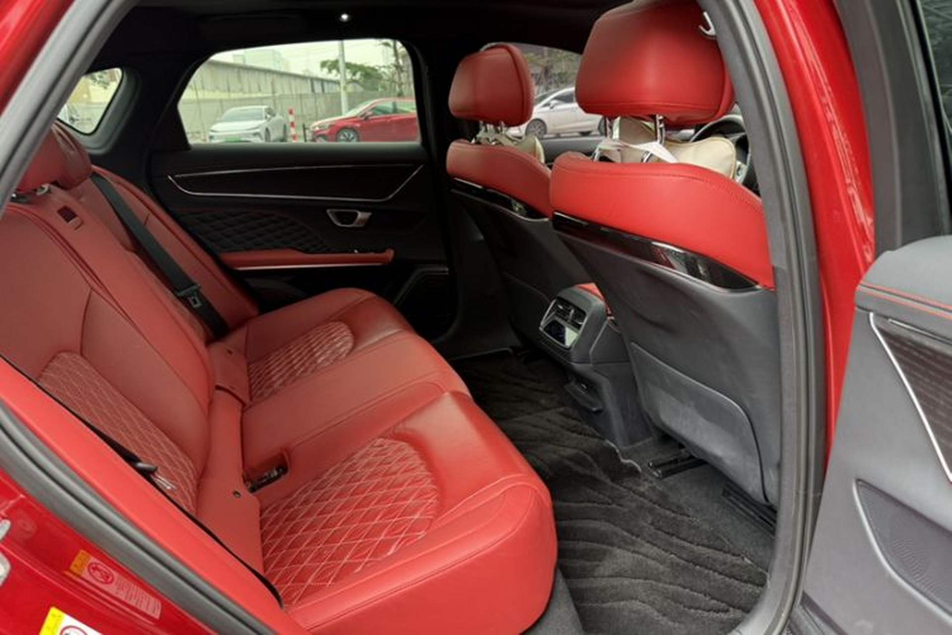 Used BYD Han 2020 EV Four-Wheel Drive High-Performance Flagship Model Interior 12