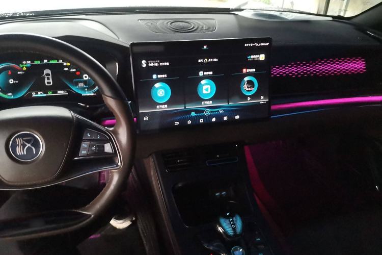 Used BYD Han 2020 EV Long-Range Deluxe Model Interior 2
