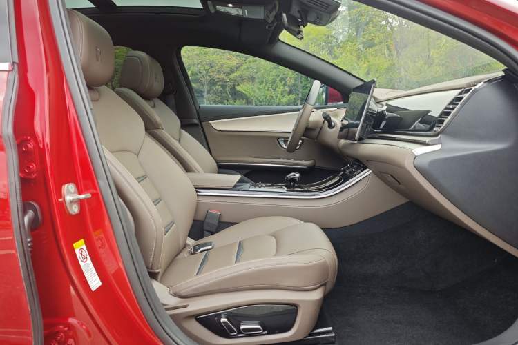 Used BYD Han 2020 DM Four-Wheel Drive Performance Edition Luxury Model Interior 4