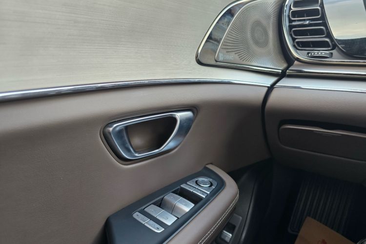 Used BYD Han 2020 EV Long-Range Luxury Model Interior 5
