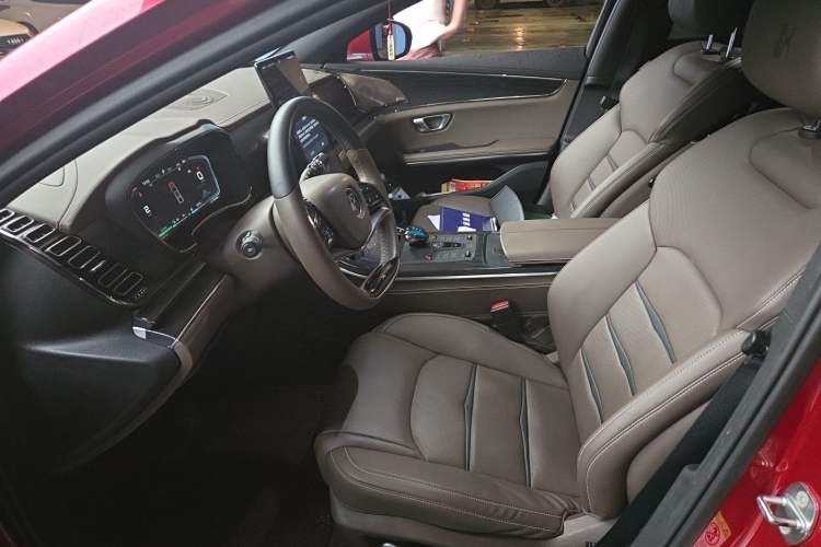 Used BYD Han 2020 DM Four-Wheel Drive Performance Edition Luxury Model Left Front Seat