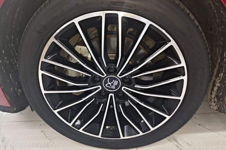 Used BYD Han 2020 EV Long-Range Luxury Model Left Front Wheel Hub