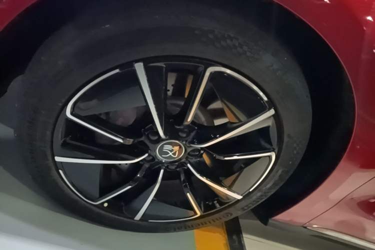 Used BYD Han 2020 EV Four-Wheel Drive High-Performance Flagship Model Left Front Wheel Hub