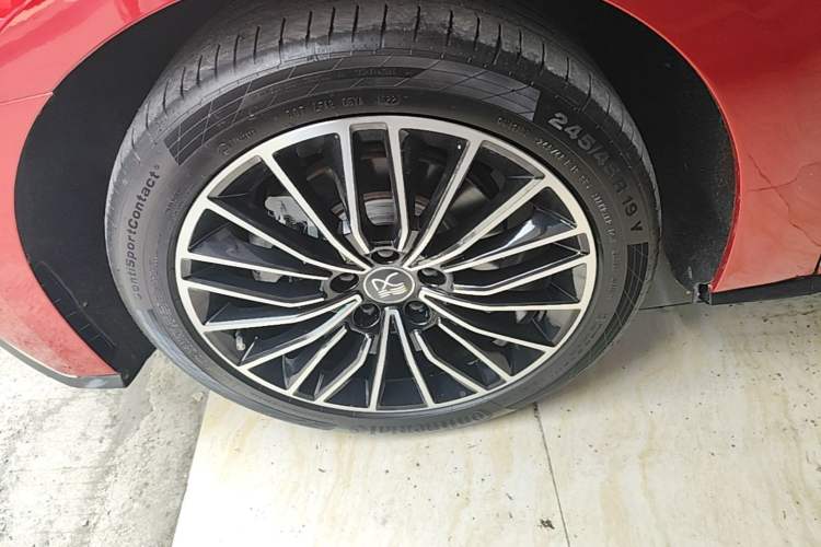 Used BYD Han 2020 DM Four-Wheel Drive Performance Edition Luxury Model Left Front Wheel Hub