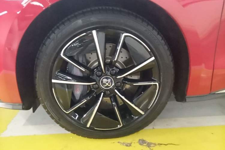 Used BYD Han 2020 EV Four-Wheel Drive High-Performance Flagship Model Left Front Wheel Hub