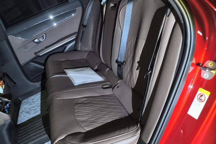 Used BYD Han 2020 EV Four-Wheel Drive High-Performance Flagship Model Left Rear Seat