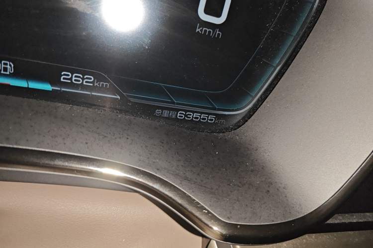 Used BYD Han 2020 DM Four-Wheel Drive Performance Edition Luxury Model Odometer Close Up