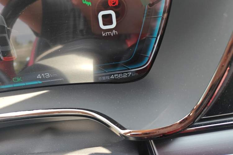 Used BYD Han 2020 EV Four-Wheel Drive High-Performance Flagship Model Odometer Close Up