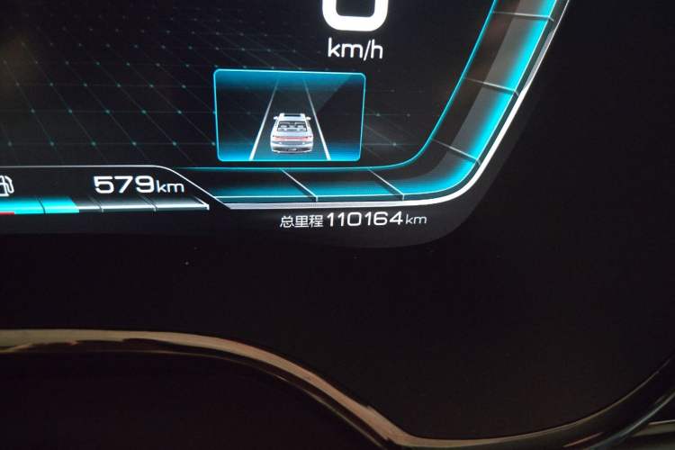 Used BYD Han 2020 DM Four-Wheel Drive Performance Edition Luxury Model Odometer Close Up