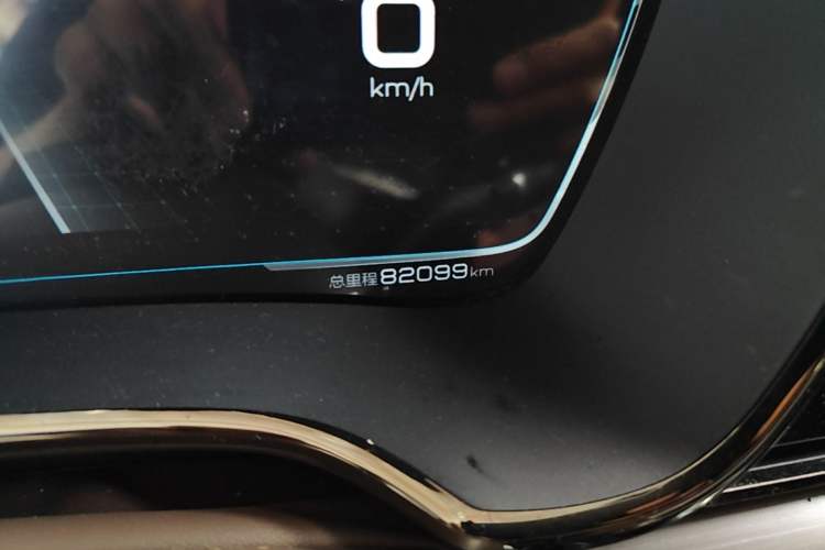 Used BYD Han 2020 EV Four-Wheel Drive High-Performance Flagship Model Odometer Close Up