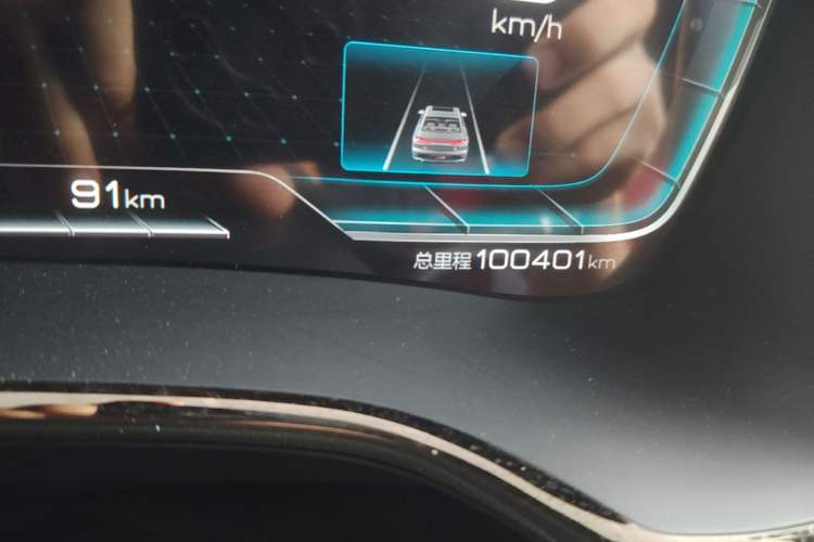 Used BYD Han 2020 EV Four-Wheel Drive High-Performance Flagship Model Odometer Close Up