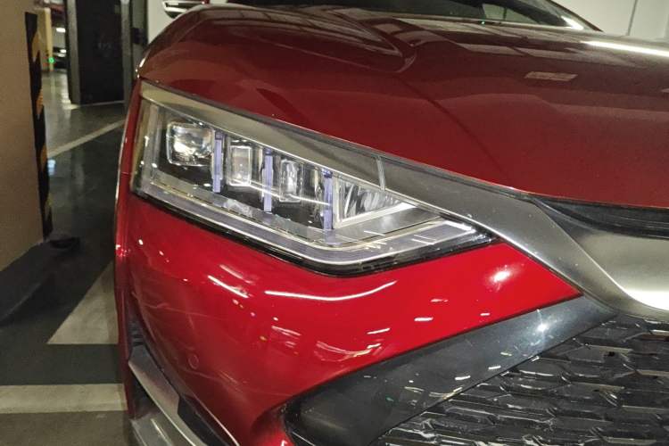 Used BYD Han 2020 DM Four-Wheel Drive Performance Edition Luxury Model Right Front Headlight