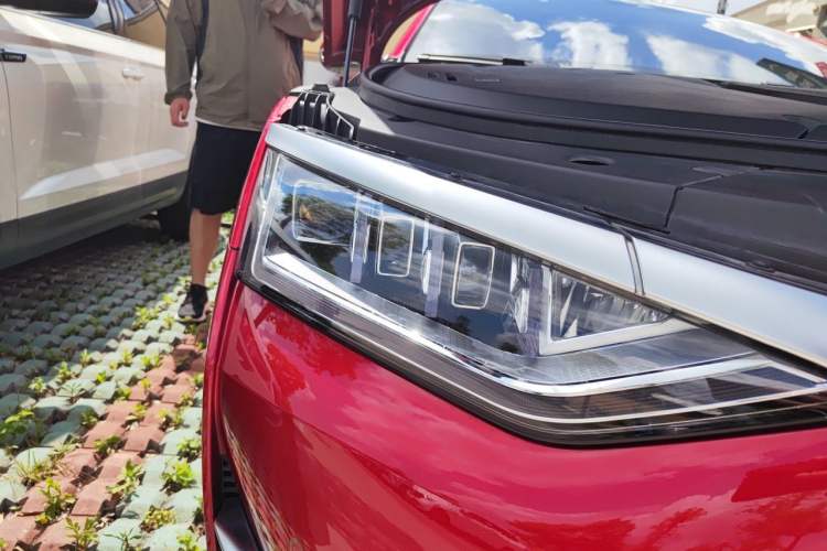 Used BYD Han 2020 DM Four-Wheel Drive Performance Edition Prestige Model Right Front Headlight