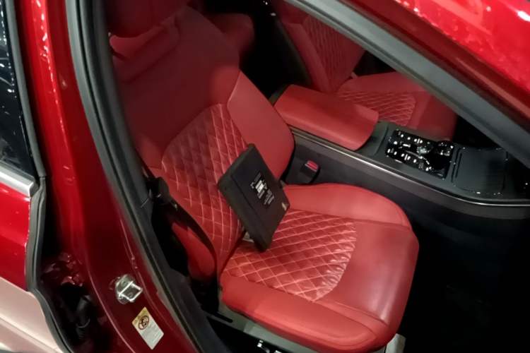 Used BYD Han 2020 EV Four-Wheel Drive High-Performance Flagship Model Right Front Seat