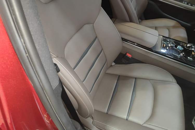 Used BYD Han 2020 DM Four-Wheel Drive Performance Edition Luxury Model Right Front Seat
