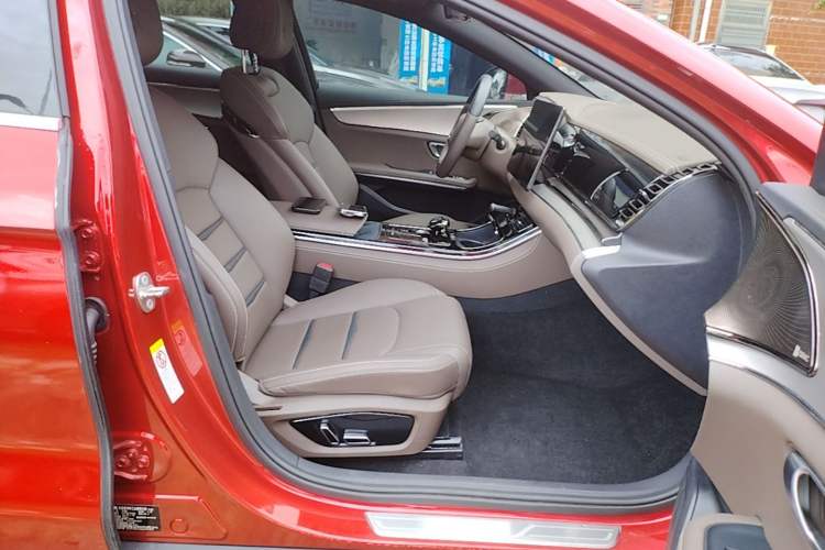 Used BYD Han 2020 DM Four-Wheel Drive Performance Edition Luxury Model Right Front Seat
