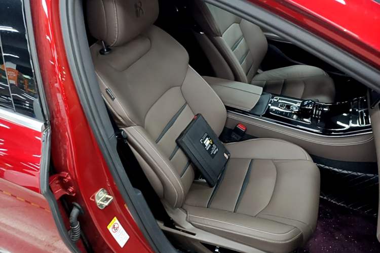 Used BYD Han 2020 DM Four-Wheel Drive Performance Edition Luxury Model Right Front Seat
