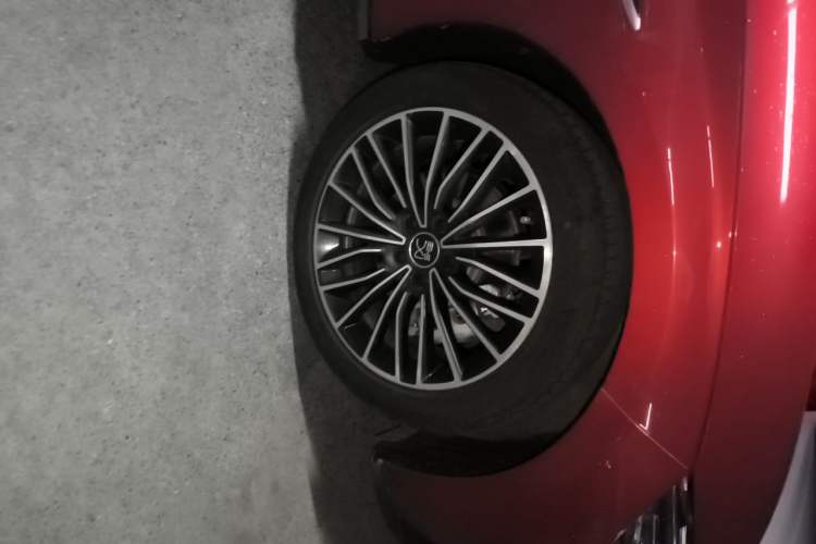 Used BYD Han 2020 EV Long-Range Luxury Model Right Front Wheel Hub