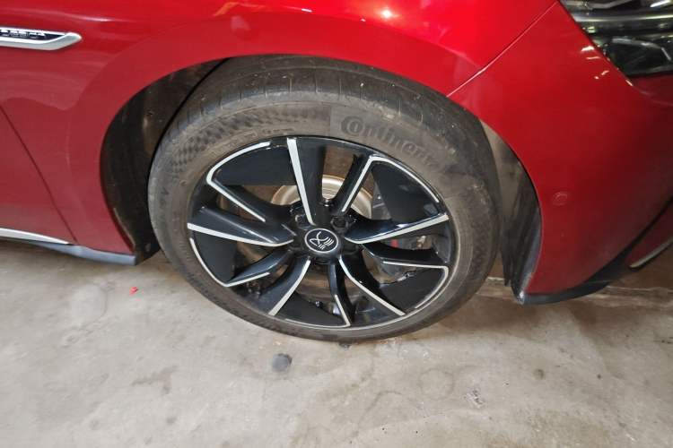 Used BYD Han 2020 EV Four-Wheel Drive High-Performance Flagship Model Right Front Wheel Hub