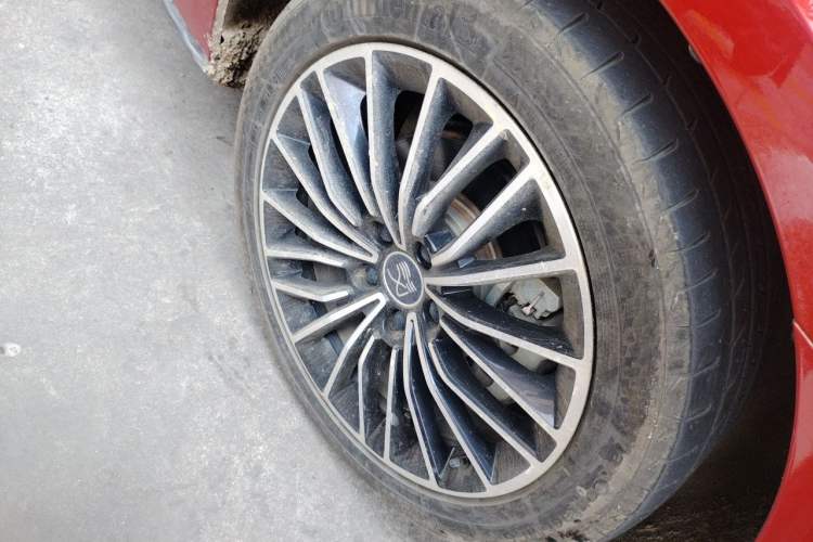 Used BYD Han 2020 DM Four-Wheel Drive Performance Edition Luxury Model Right Front Wheel Hub