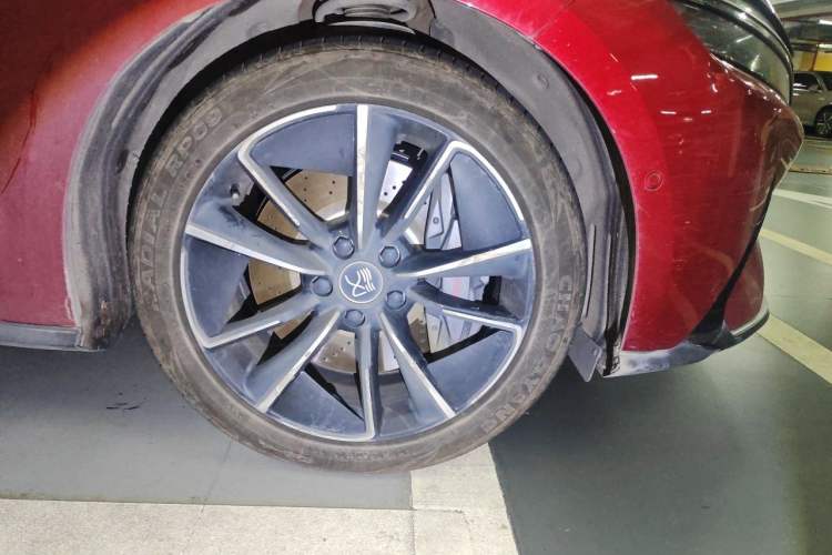 Used BYD Han 2020 EV Four-Wheel Drive High-Performance Flagship Model Right Front Wheel Hub