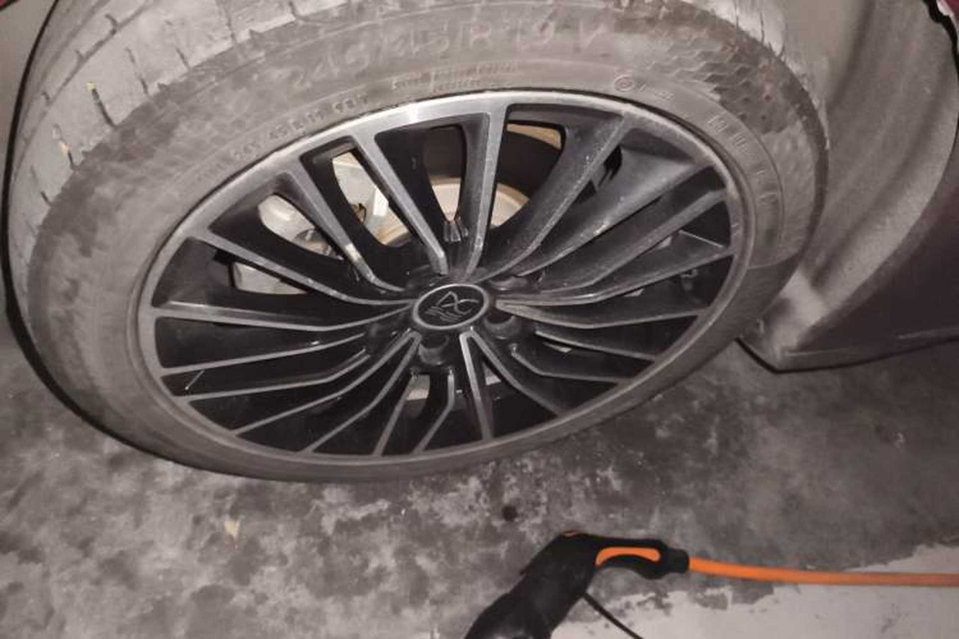 Used BYD Han 2020 DM Four-Wheel Drive Performance Edition Luxury Model Right Front Wheel Hub