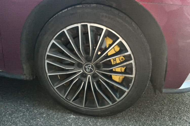 Used BYD Han 2020 DM Four-Wheel Drive Performance Edition Prestige Model Right Front Wheel Hub