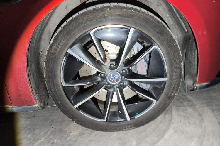 Used BYD Han 2020 EV Four-Wheel Drive High-Performance Flagship Model Right Front Wheel Hub