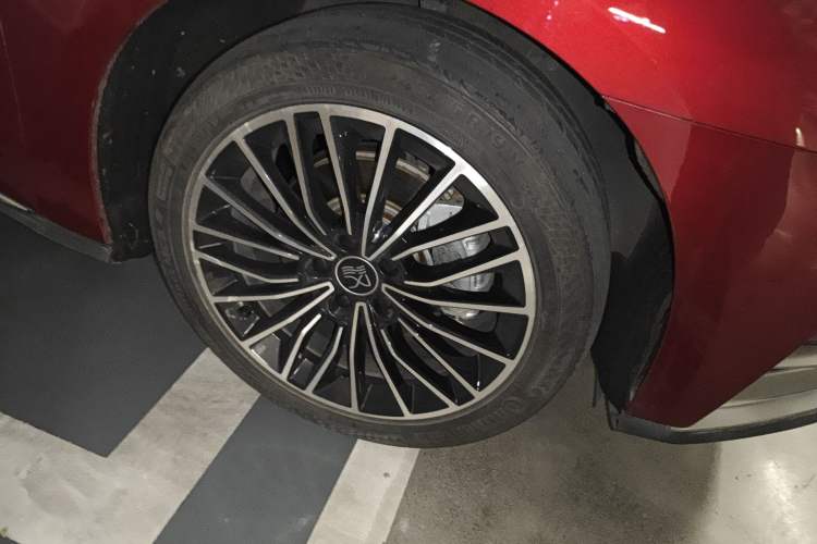 Used BYD Han 2020 DM Four-Wheel Drive Performance Edition Luxury Model Right Front Wheel Hub