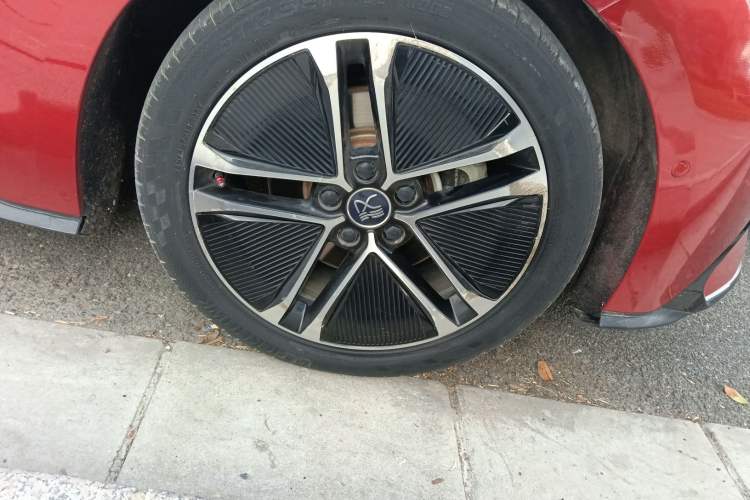 Used BYD Han 2020 EV Long-Range Deluxe Model Right Front Wheel Hub