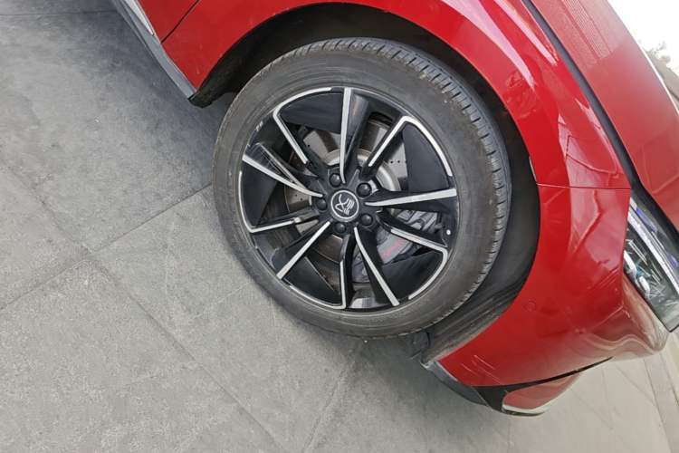 Used BYD Han 2020 EV Four-Wheel Drive High-Performance Flagship Model Right Front Wheel Hub