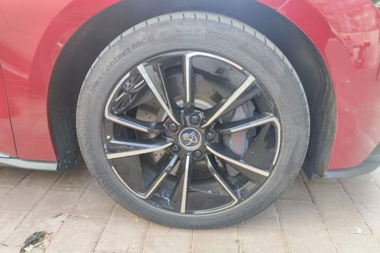Used BYD Han 2020 EV Four-Wheel Drive High-Performance Flagship Model Right Front Wheel Hub